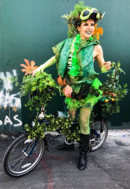 New York, Ny - 16 Haziran: İnsanlar katılmak 36 yıllık Mermaid Parade Coney Island 16 Haziran 2018 New York'ta. 