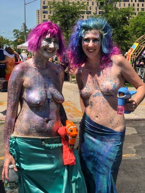 New York, Ny - 16 Haziran: İnsanlar katılmak 36 yıllık Mermaid Parade Coney Island 16 Haziran 2018 New York'ta. 