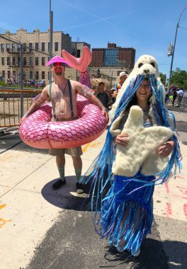 New York, Ny - 16 Haziran: İnsanlar katılmak 36 yıllık Mermaid Parade Coney Island 16 Haziran 2018 New York'ta. 