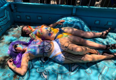 New York, Ny - 16 Haziran: İnsanlar katılmak 36 yıllık Mermaid Parade Coney Island 16 Haziran 2018 New York'ta. 