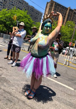New York, Ny - 16 Haziran: İnsanlar katılmak 36 yıllık Mermaid Parade Coney Island 16 Haziran 2018 New York'ta. 