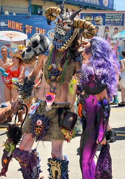 Nova Iorque Junho Pessoas Participam 36Th Anual Mermaid Parade Coney — Fotografia de Stock