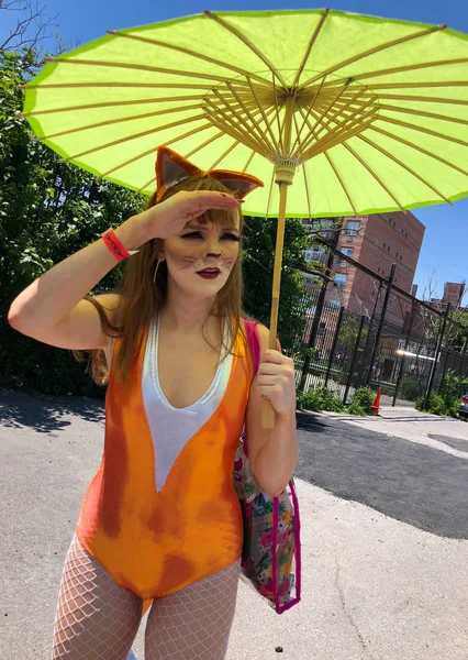 New York, Ny - 16 Haziran: İnsanlar katılmak 36 yıllık Mermaid Parade Coney Island 16 Haziran 2018 New York'ta. 