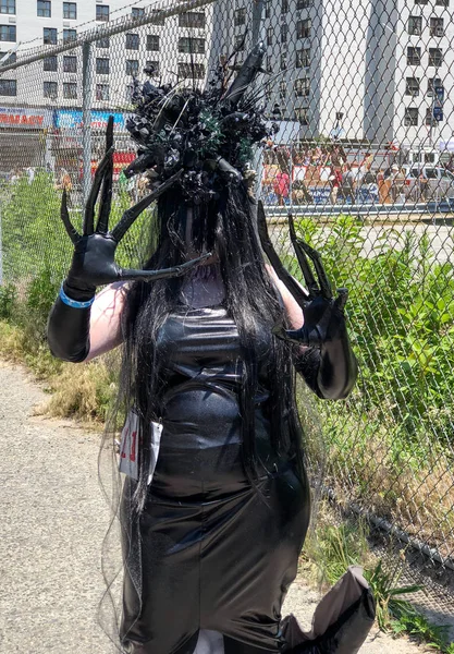 New York, Ny - 16 Haziran: İnsanlar katılmak 36 yıllık Mermaid Parade Coney Island 16 Haziran 2018 New York'ta. 