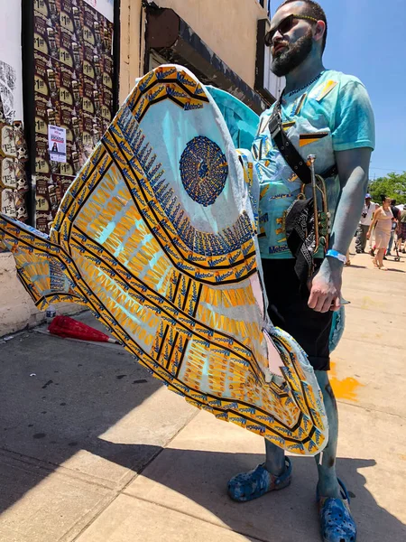New York, Ny - 16 Haziran: İnsanlar katılmak 36 yıllık Mermaid Parade Coney Island 16 Haziran 2018 New York'ta. 