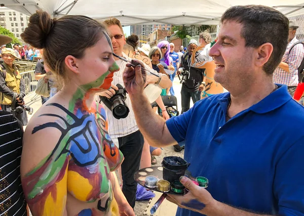 New York, Ny - 16 Haziran: İnsanlar katılmak 36 yıllık Mermaid Parade Coney Island 16 Haziran 2018 New York'ta. 