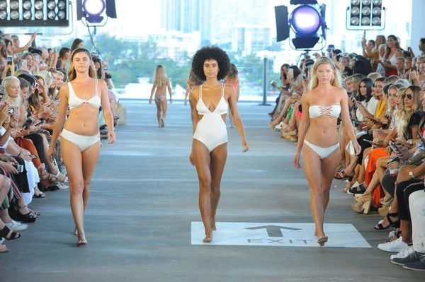 Miami Července Modely Chůze Dráha Pro Acacia Resort 2019 Paraiso — Stock fotografie