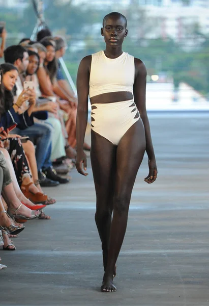 Miami Julho Model Walks Runway Acacia Resort 2019 Paraiso Fashion — Fotografia de Stock