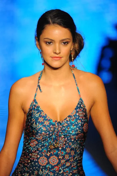 Miami Beach Julho Model Walks Runway Luli Fama Paraiso Fashion — Fotografia de Stock