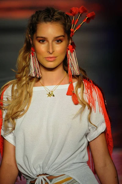 Miami Beach Julho Model Walks Runway Maaji Paraiso Fasion Fair — Fotografia de Stock