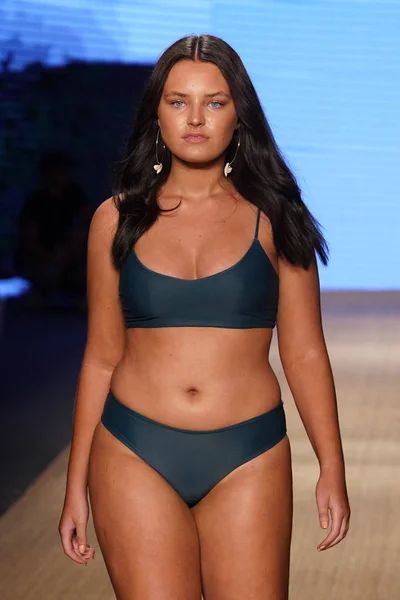 Miami Beach July Model Walks Runway Mikoh Resort 2019 Runway — Stock Photo, Image