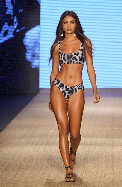 Miami Beach July Model Walks Runway Mikoh Resort 2019 Runway — Stock Photo, Image