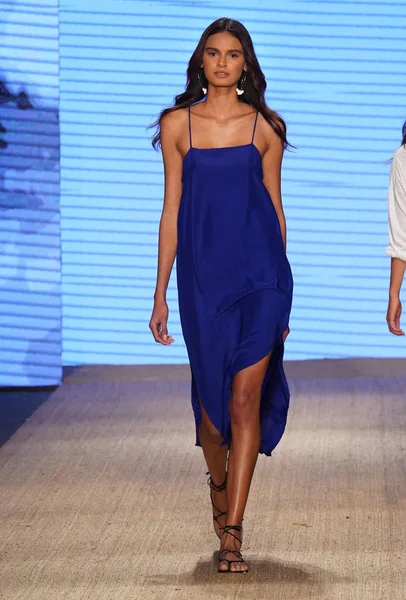Miami Beach Července Model Chodí Dráhy Pro Mikoh Resort 2019 — Stock fotografie