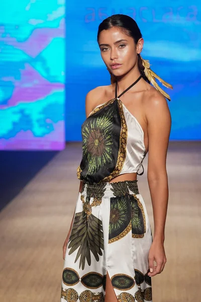 Miami Beach July Model Walks Runway Aguaclara Paraiso Fashion Fair — Stock Photo, Image