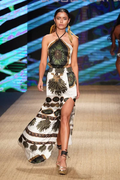 Miami Beach July Model Walks Runway Aguaclara Paraiso Fashion Fair — Stock Photo, Image
