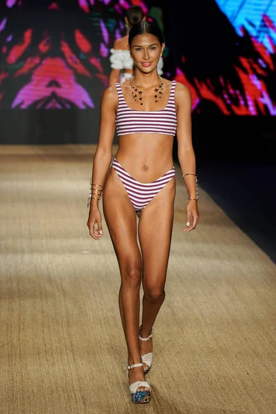 Miami Beach July Model Walks Runway Agua Bendita Paraiso Fashion — Stock Photo, Image