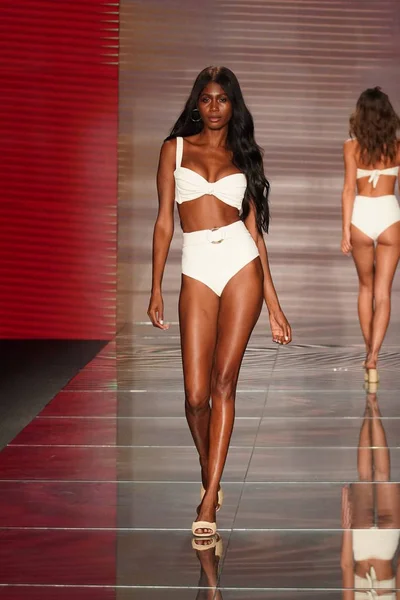 Miami Beach Julho Model Walks Runway Montce Swim Resort Spring — Fotografia de Stock