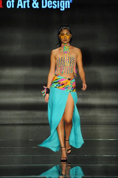 Miami Beach Juli Een Model Mode Door Studenten Van Vormgeving — Stockfoto