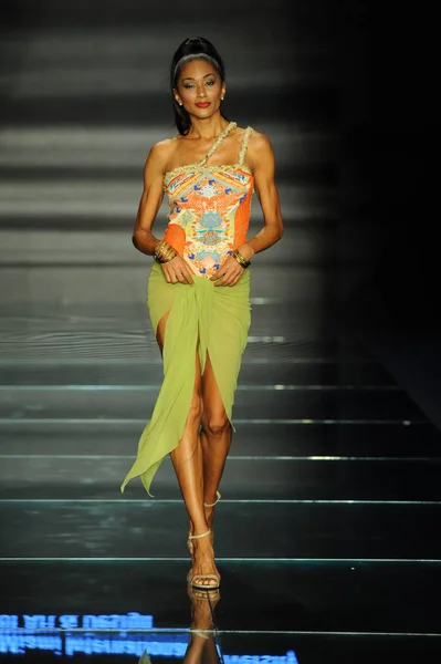 Miami Beach Temmuz Bir Model Sırasında Paraiso Moda Fuarı Nda — Stok fotoğraf