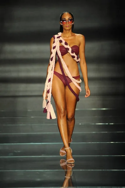 Miami Beach Juli Modell Bär Mode Designstudenter Miami International University — Stockfoto