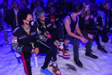 New York, Ny - Şubat 10: Philipp Plein moda New York moda haftası sırasında provada izlerken modelleri: üzerinde gösterir 10 Şubat 2018 New York City.