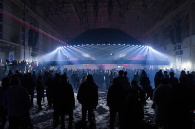 New York, Ny - Şubat 10: Pist ve uzay gemisi lazerler Philipp Plein moda gösterisi sırasında New York moda haftası ile bir görünüm: 10 Şubat 2018 NYC üzerinde gösterir.