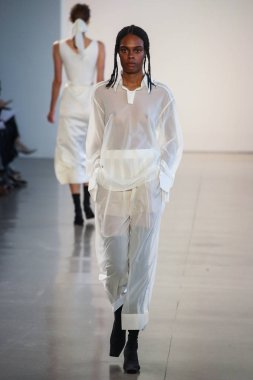 New York, Ny - 12 Şubat: Manken New York moda haftası sırasında Bevza için pist yürür: gösterir Galerisi II 12 Şubat 2018 NYC üzerinde bahar Studios.