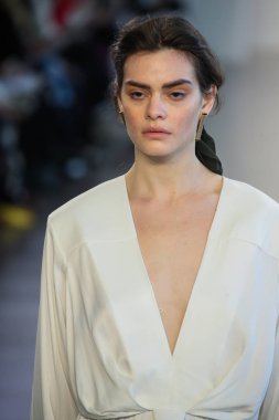 New York, Ny - 12 Şubat: Manken New York moda haftası sırasında Bevza için pist yürür: gösterir Galerisi II 12 Şubat 2018 NYC üzerinde bahar Studios.