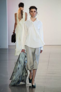 New York, Ny - 12 Şubat: Manken New York moda haftası sırasında Bevza için pist yürür: gösterir Galerisi II 12 Şubat 2018 NYC üzerinde bahar Studios.