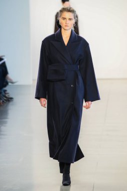 New York, Ny - 12 Şubat: Manken New York moda haftası sırasında Bevza için pist yürür: gösterir Galerisi II 12 Şubat 2018 NYC üzerinde bahar Studios.