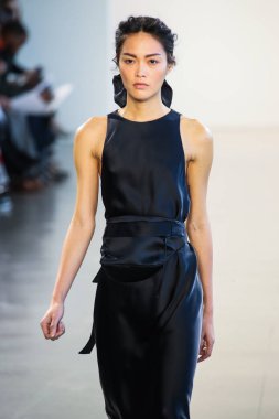 New York, Ny - 12 Şubat: Manken New York moda haftası sırasında Bevza için pist yürür: gösterir Galerisi II 12 Şubat 2018 NYC üzerinde bahar Studios.