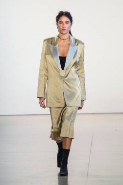 New York, Ny - 12 Şubat: Manken New York moda haftası sırasında Bevza için pist yürür: gösterir Galerisi II 12 Şubat 2018 NYC üzerinde bahar Studios.