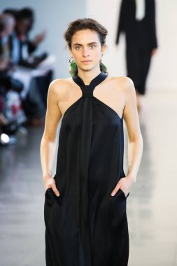 New York, Ny - 12 Şubat: Manken New York moda haftası sırasında Bevza için pist yürür: gösterir Galerisi II 12 Şubat 2018 NYC üzerinde bahar Studios.