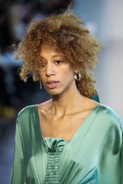 New York, Ny - 12 Şubat: Manken New York moda haftası sırasında Bevza için pist yürür: gösterir Galerisi II 12 Şubat 2018 NYC üzerinde bahar Studios.