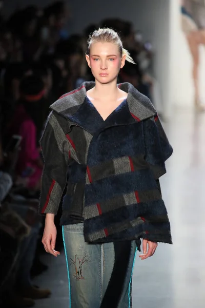 New York February Model Walks Runway Son Jung Wan New — Stock Photo, Image