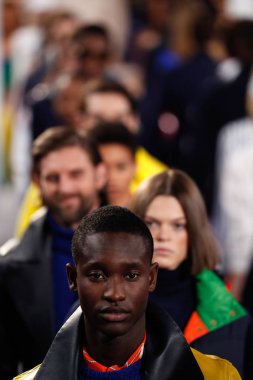 New York, Ny - 12 Şubat: Modelleri yürüyüş Ralph Lauren ilkbahar/yaz 18 moda gösterisi sırasında New York moda haftası 12 Şubat 2018 tarihinde New York'ta, pist final.