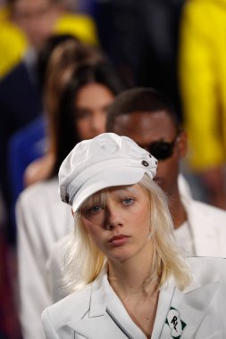 New York, Ny - 12 Şubat: Modelleri yürüyüş Ralph Lauren ilkbahar/yaz 18 moda gösterisi sırasında New York moda haftası 12 Şubat 2018 tarihinde New York'ta, pist final.