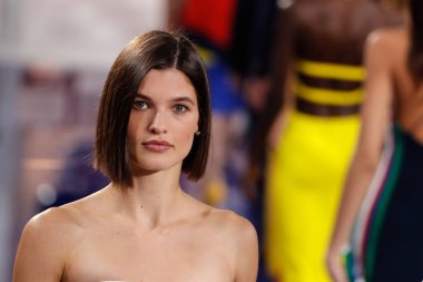 New York, Ny - 12 Şubat: Modelleri yürüyüş Ralph Lauren ilkbahar/yaz 18 moda gösterisi sırasında New York moda haftası 12 Şubat 2018 tarihinde New York'ta, pist final.