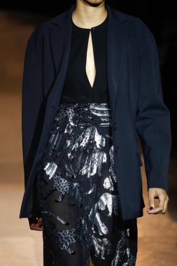 New York, Ny - 12 Şubat: Manken pist Carolina Herrera için New York moda haftası sırasında yürür: gösterir, Museum of Modern Art 12 Şubat 2018 tarihinde New York'ta.