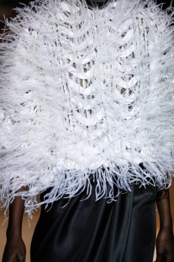 New York, Ny - 12 Şubat: Manken pist Carolina Herrera için New York moda haftası sırasında yürür: gösterir, Museum of Modern Art 12 Şubat 2018 tarihinde New York'ta.