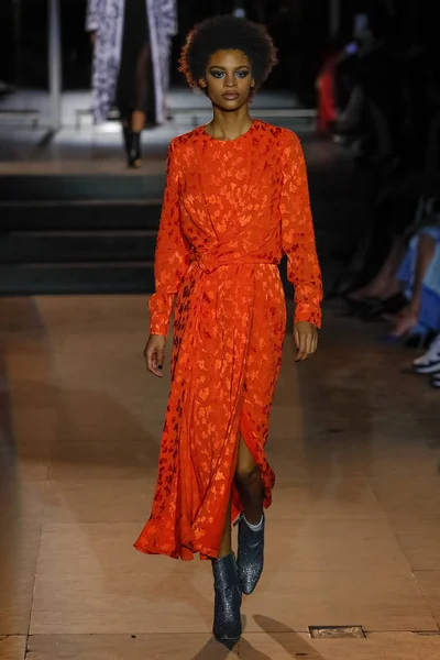 New York February Model Walks Runway Carolina Herrera New York — Stock Photo, Image