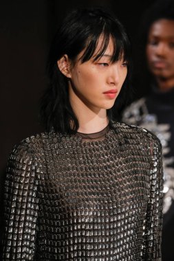 New York, Ny - 12 Şubat: Modelleri yürüyüş New York'ta Oscar De La Renta moda gösterisi sırasında Şubat 2018 New York moda haftası da Cunard Binası, 12 Şubat 2018'de pist final.