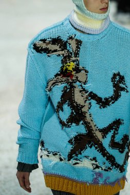 New York, Ny - 13 Şubat: Manken pist Calvin Klein koleksiyonu için 13 Şubat 2018 tarihinde New York moda haftası sırasında New York'ta yürür. 