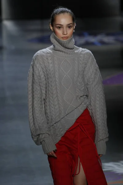 New York February Model Walks Runway Wearing Prabal Gurung Fall — Stock Photo, Image