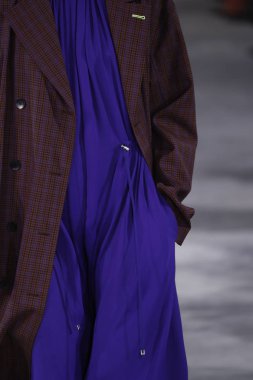 New York, Ny - 11 Şubat: Manken Tibi sonbahar 2018 Pier 17, 11 Şubat 2018 New York'ta giyen pist yürür.