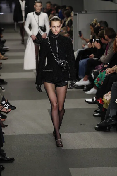 New York February Model Walks Runway Alexander Wang Fashion Show — Stock Photo, Image