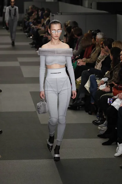 New York Februari Modell Går Banan Vid Alexander Wang Modevisning — Stockfoto