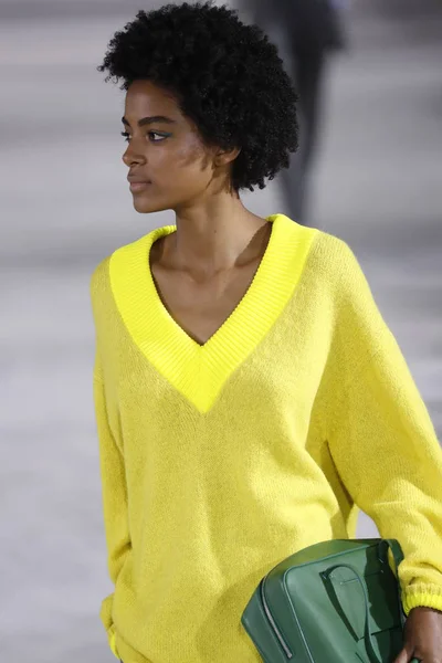New York February Model Walks Runway Wearing Tibi Fall 2018 — Stock Photo, Image