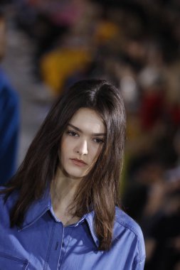 New York, Ny - 11 Şubat: Modelleri yürüyüş Tibi sonbahar 2018 Pier 17, 11 Şubat 2018 New York'ta giyen pist final.