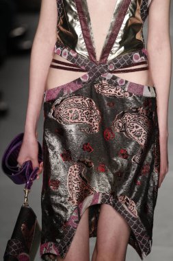 New York, Ny - Şubat 10: Manken Custo Barcelona defile pist üzerinde 10 Şubat 2018 New York moda haftası sırasında New York'ta yürür. 